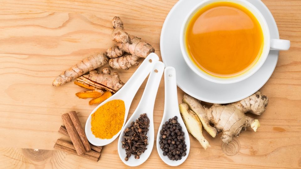 immune boosting tea with ginger and turmeric